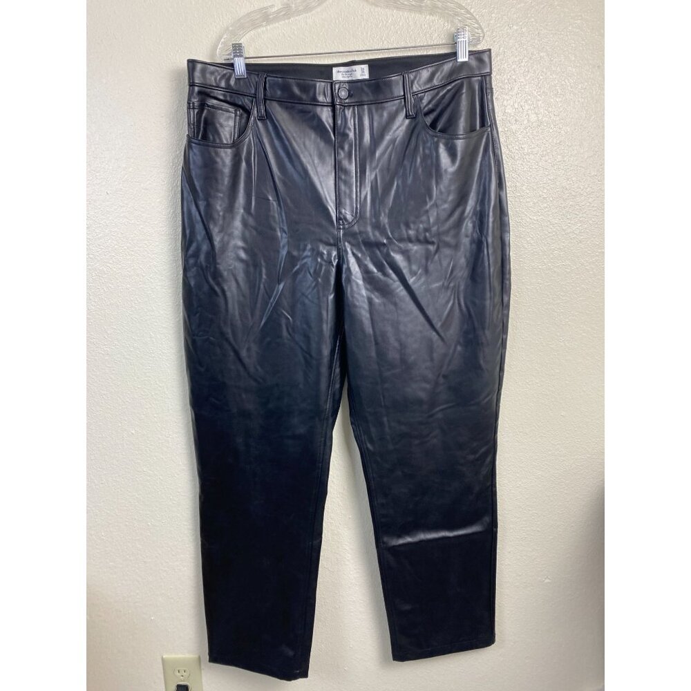 Abercrombie & Fitch The 90s Straight High Rise faux Leather Pants Plus Size 34‎